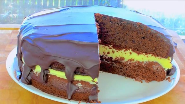 Покроковий рецепт американського шоколадного торта «Вупі Пай»