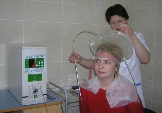Озонотерапія при випаданні і для стимуляції росту волосся: суть, властивості та відгуки про процедуру
