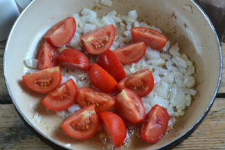 Каннеллоні зі свинячим фаршем під томатним соусом, фото рецепт