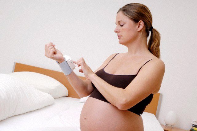 Тиск при вагітності, в чому небезпека його стрибків? Як впоратися з гіпертонією і гіпотонією?