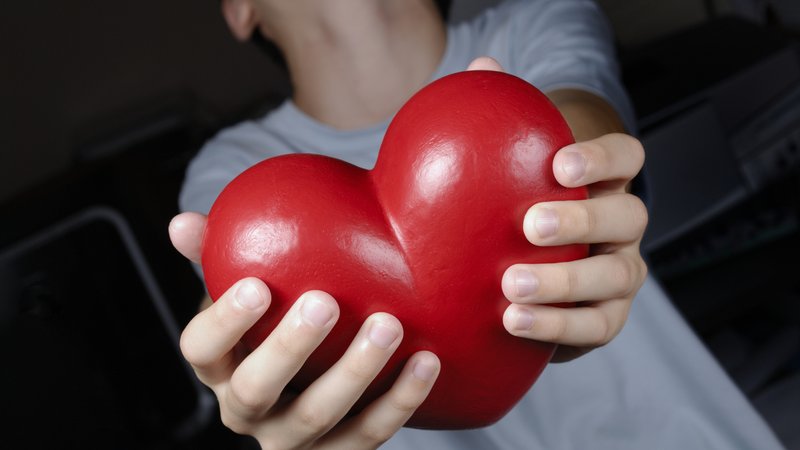 Зупинка серця, як врятувати? Симптоми та діагностика стану.