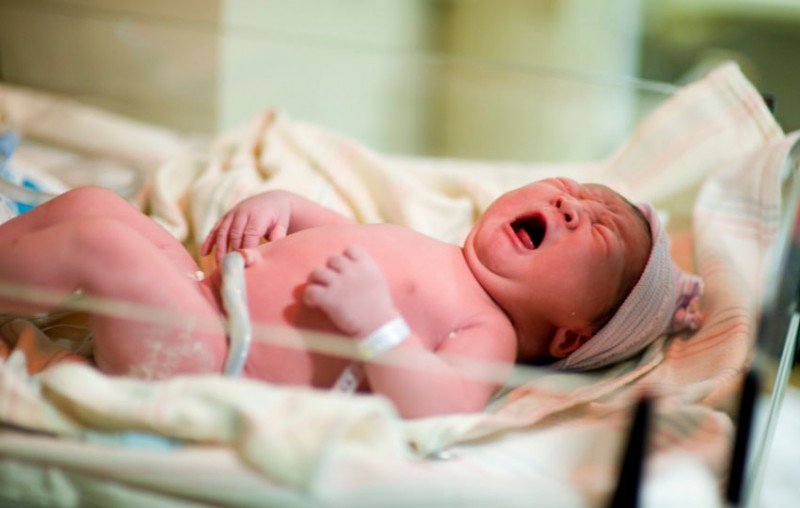 Водянка яєчок у новонароджених хлопчиків: причини і лікування