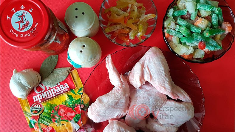 Надзвичайно смачні смажені курячі крильця з овочами — рецепт покроково з фото