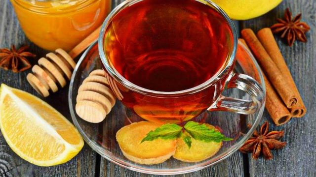Чай з імбиром та лимоном: користь і шкода, як заварювати