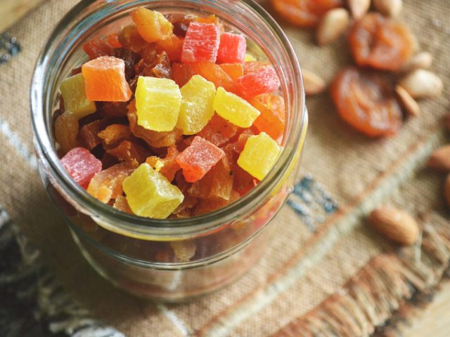 Цукати з персиків на зиму: прості рецепти в домашніх умовах в сушарці, в духовці