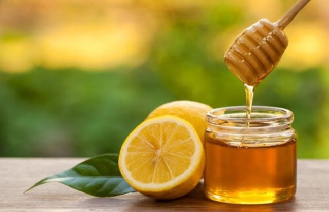 Лимон з медом: користь для організму натщесерце, для схуднення, для імунітету, від кашлю, застуди, для чищення судин