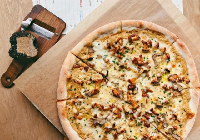 Піца з лисичками: як приготувати в домашніх умовах, рецепти з фото