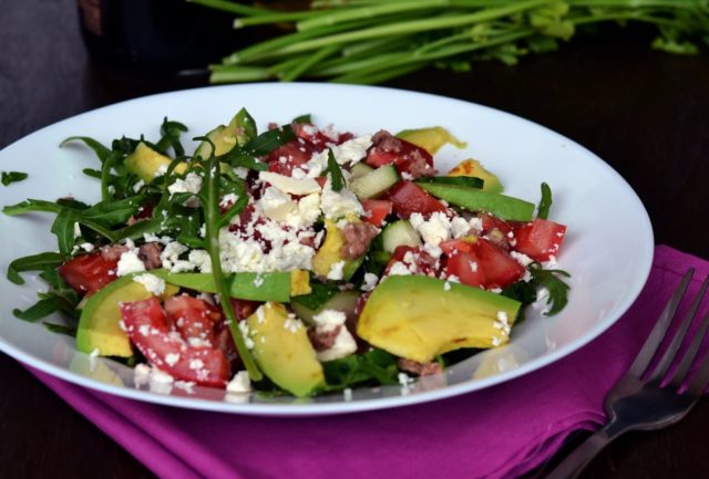 Салат з авокадо і тунцем: рецепти з яйцями, огірками та помідорами