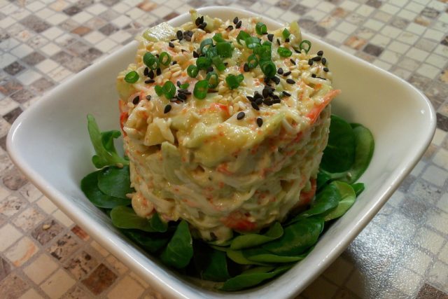 Салат з крабовим мясом і авокадо: рецепти приготування з яйцями, огірками
