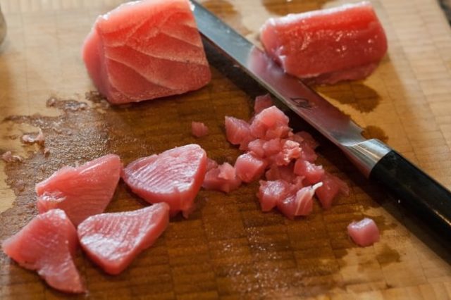 Тартар з тунця з авокадо: рецепт з фото, калорійність, відгуки