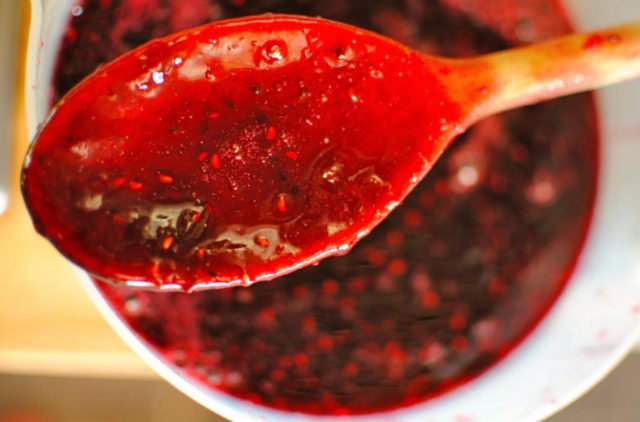 Варення з чорної і червоної смородини: рецепти асорті