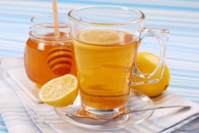 Вода з лимоном і медом: рецепти напою для схуднення, для здоровя організму
