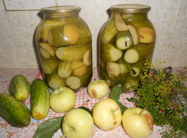 Мариновані огірки з яблуками: смачні рецепти засолювання, заготовки на зиму
