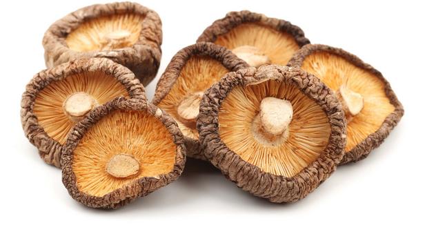 Як готувати сушені гриби шиітаке: рецепти других і перших страв, калорійність