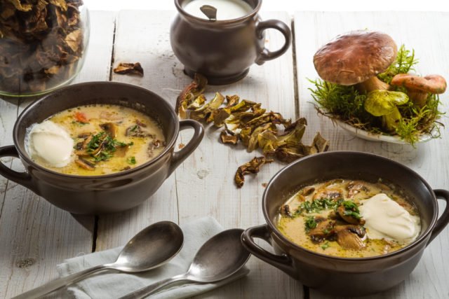 Суп з білих грибів з картоплею: сухих, свіжих і заморожених