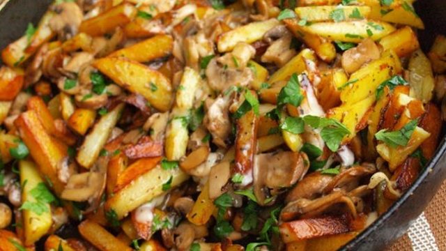 Подтопольники: як смажити з картоплею, сметаною, цибулею і морквою, рецепти, відео
