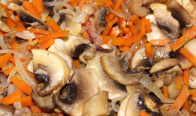Рецепти опеньків в мультиварці: як смачно приготувати свіжі та заморожені гриби