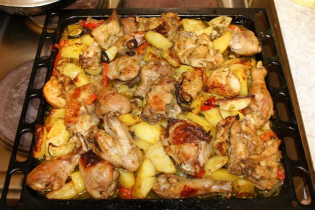 Картопля з білими грибами в духовці: рецепти в горщиках, запіканка