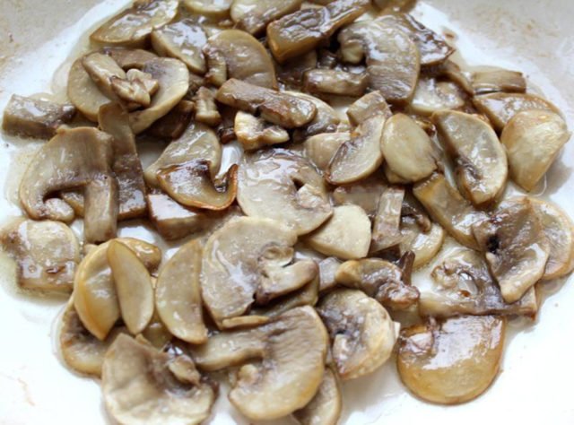 Різотто з білими грибами сушеними і свіжими: як приготувати, калорійність