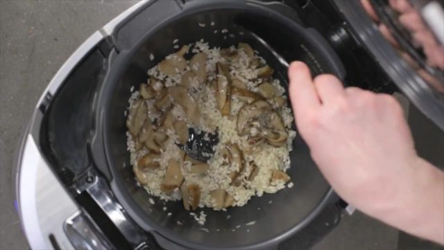 Різотто з білими грибами сушеними і свіжими: як приготувати, калорійність