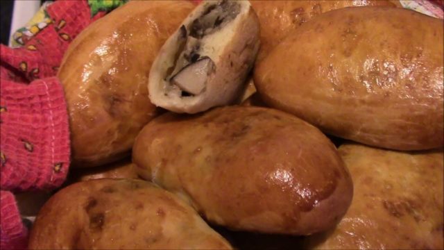 Пиріжки з рижиками: покрокові рецепти з картоплею, капустою, фото