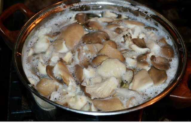 Що робити, якщо грузді пересолены: як вимочити солоні і мариновані гриби
