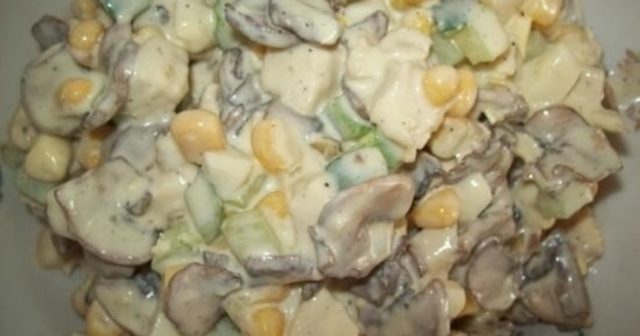 Салат з маслюками: смачні рецепти з фото на зиму, на кожен день з маринованих, смажених, свіжих грибів