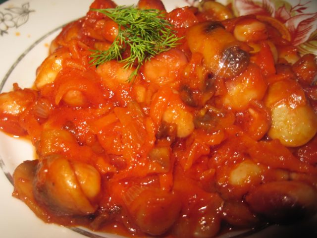 Опеньки з томатною пастою: рецепти приготування на зиму