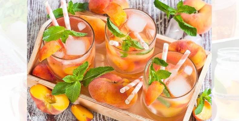 Гриста біла сангрія з персиками: рецепт домашнього приготування