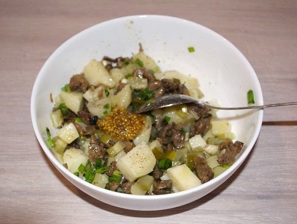 Салат з вешенками: гострий, теплий, шарами, як приготувати смачні покрокові рецепти