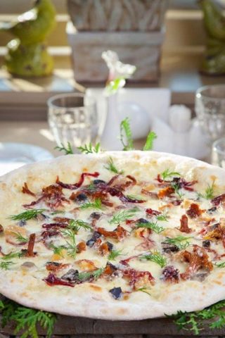 Піца з рижиками: рецепти приготування з фото