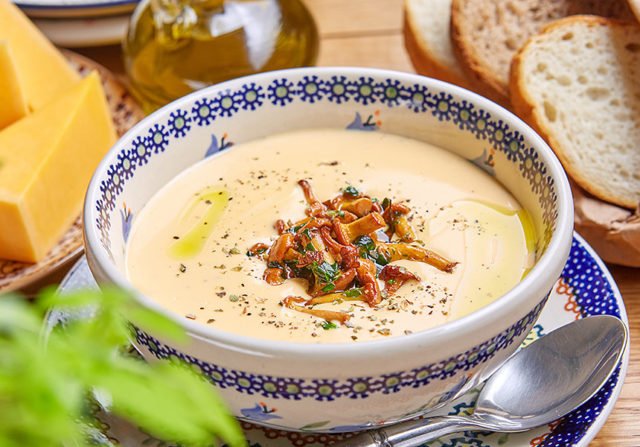Суп з лисичками з сиром: рецепти з фото з свіжих і заморожених грибів