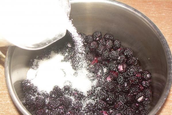 Варення з чорної малини на зиму: рецепти приготування з фото