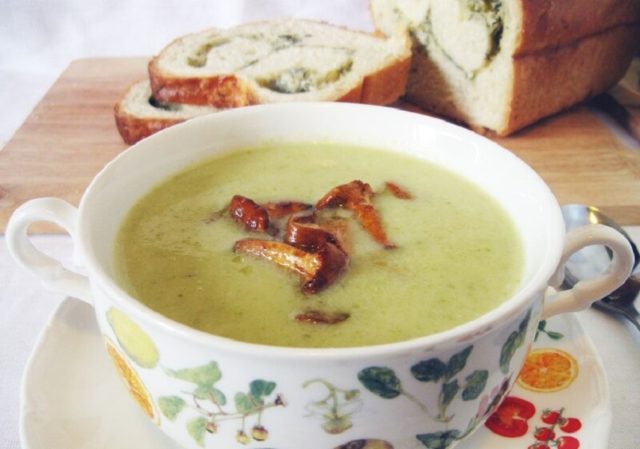 Суп пюре з лисичок: рецепти з фото з вершками, картоплею, гарбузом