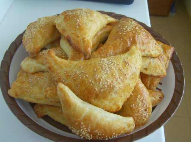 Пиріжки з опеньками: рецепти з фото покроково, смажені, печені, на сковороді в духовці, з листкового, дріжджового тіста