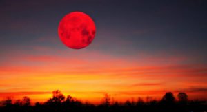 Що означає червона луна – народні прикмети, забобони і здоровий глузд