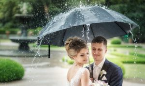 До чого йде дощ у день весілля – народні прикмети та можливі тлумачення