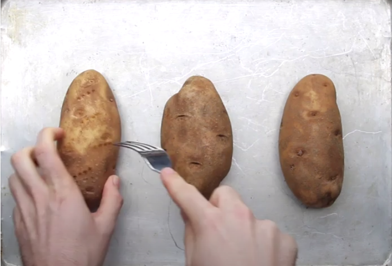 Фарширована картопля в духовці. 6 рецептів запікання картоплі