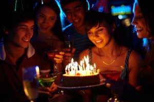 Прикмети, повязані з днем народження – як правильно відзначати згідно з повірями і традицій