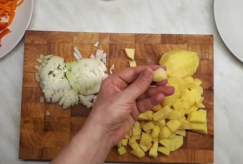 Розсольник: 5 шалено смачних рецептів розсольнику з солоними огірками