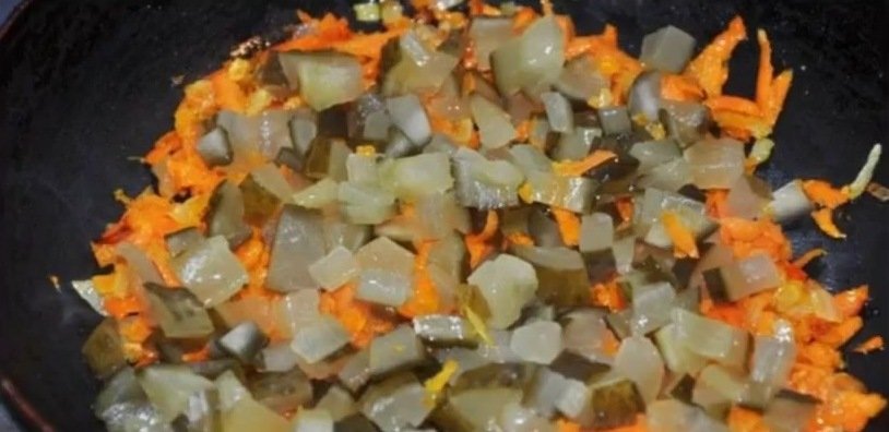 Розсольник: 5 шалено смачних рецептів розсольнику з солоними огірками