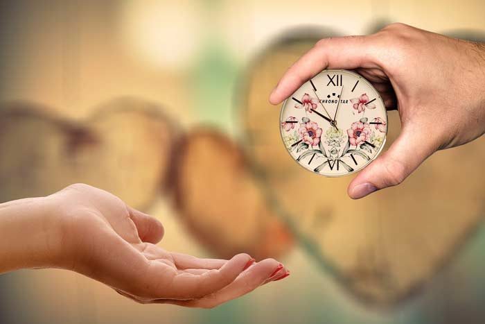Чому не можна дарувати годинник коханій людині або на день народження чоловікові
