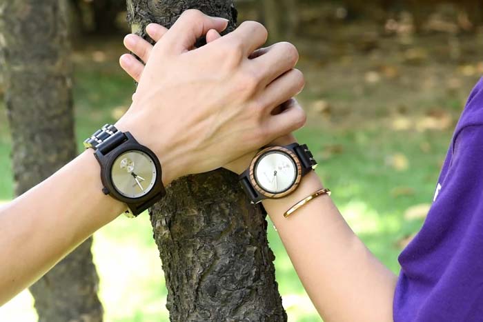 Чому не можна носити чужі наручний годинник: прикмети