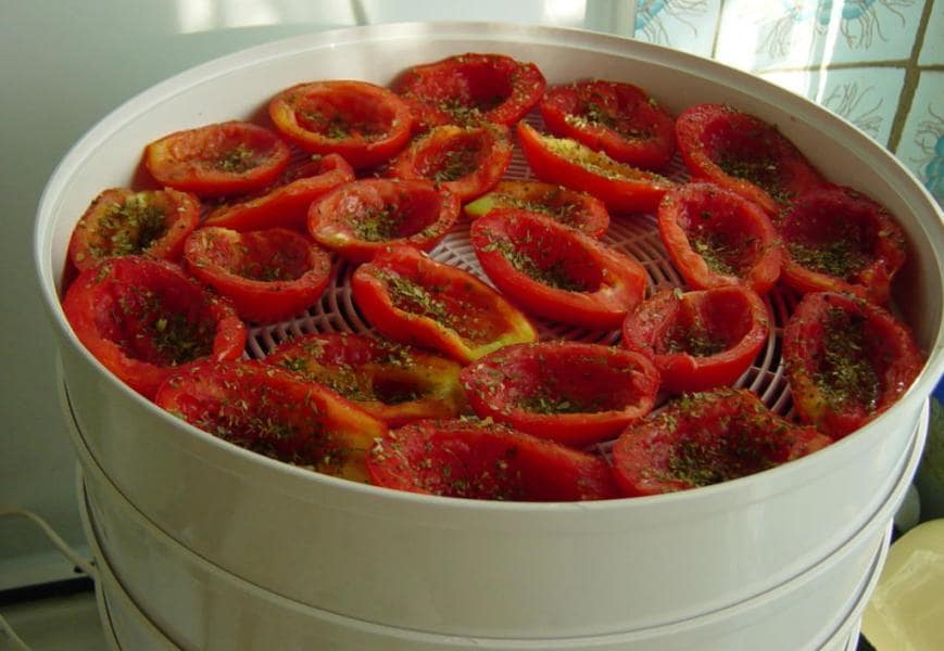 Вялені помідори в домашніх умовах в сушарці на зиму