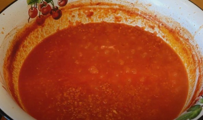 Аджика з помідорів на зиму   кращі рецепти пальчики оближеш