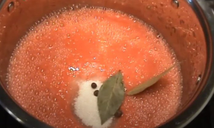 Лечо з болгарського перцю з помідорами на зиму