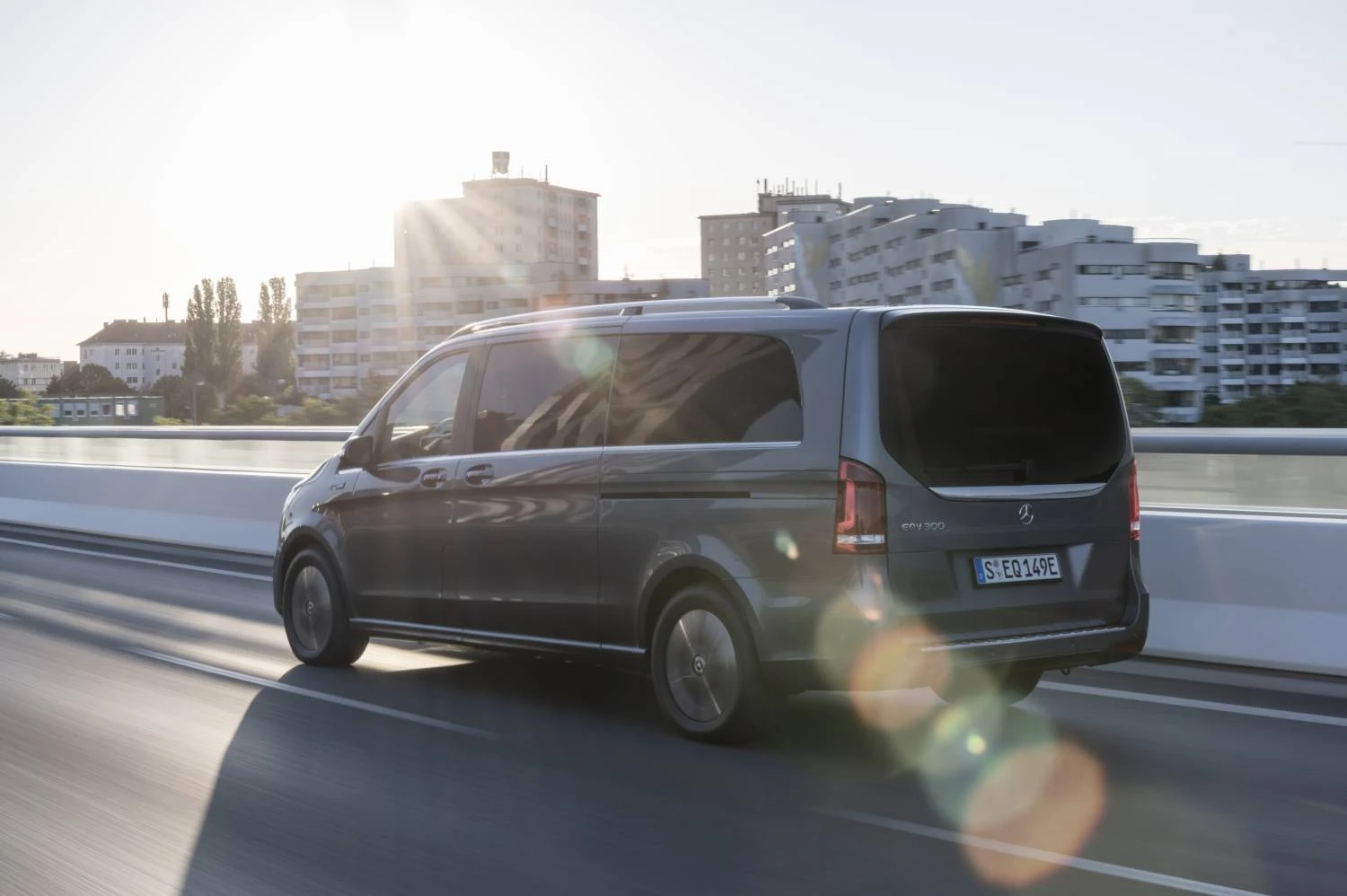 Mercedes Benz EQV: електричний мінівен для сім’ї та бізнесу
