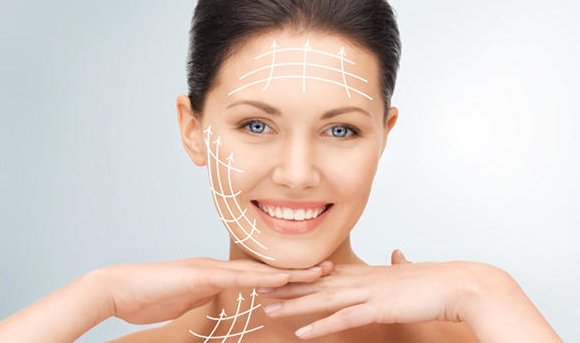 Як підтягнути шкіру обличчя в домашніх умовах: 4 кращих способу
