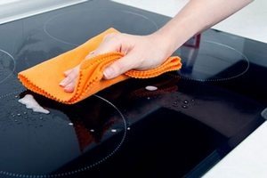 Як очистити склокерамічну плиту від нагару?