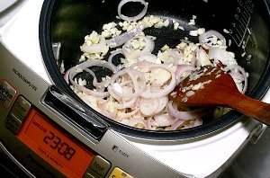Тушковане мясо в мультиварці: покроковий кулінарний рецепт